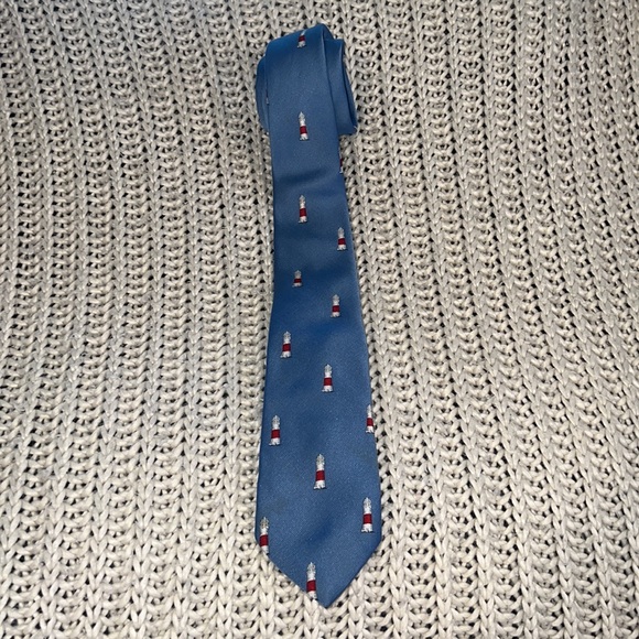 Murray’s lighthouse tie - Picture 1 of 3